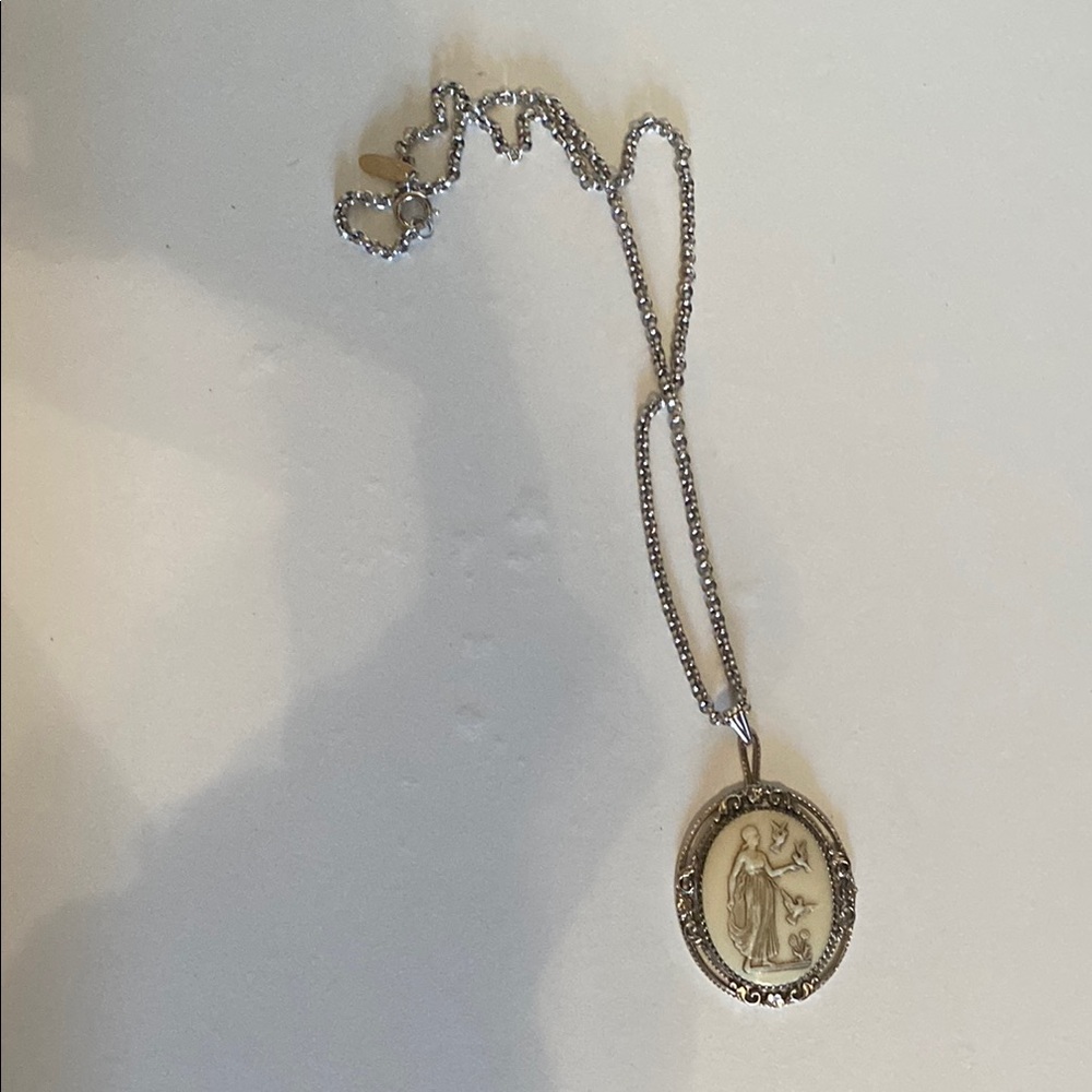 Vintage Silver Pendant Necklace Helen of Troy